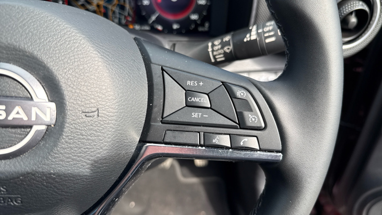 Nissan Juke 1.0 DiG-T N-Connecta 5dr Petrol Hatchback